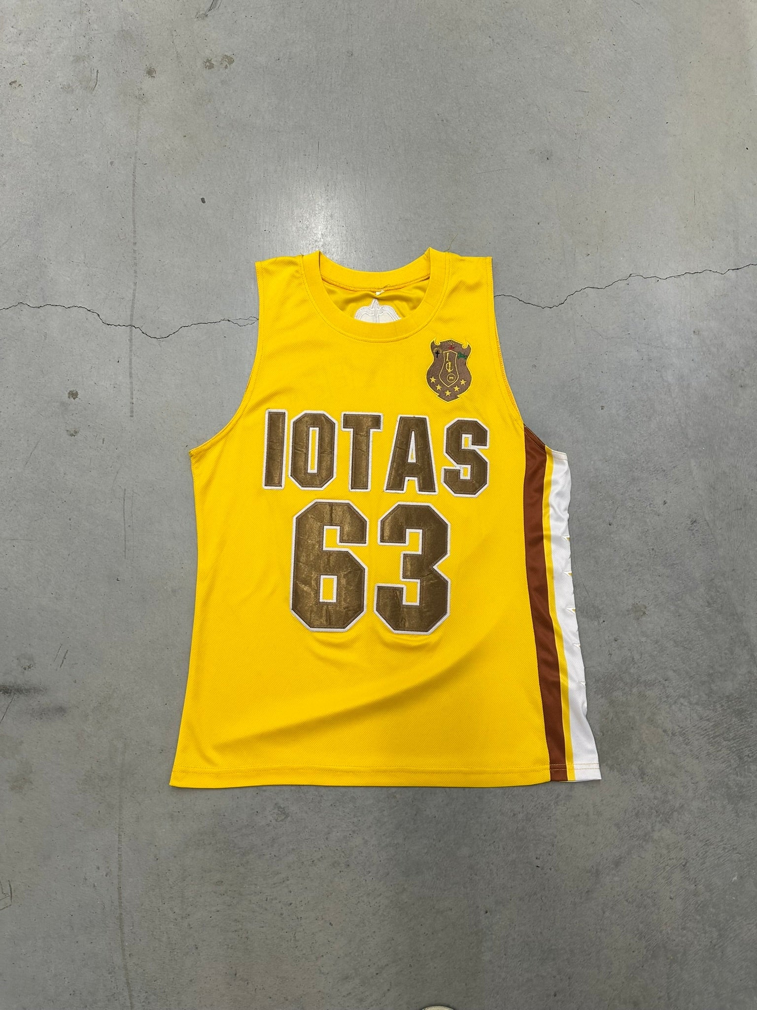 Iota Basketball Jersey - Original Sample - Size L - 1 of 1 - DVN